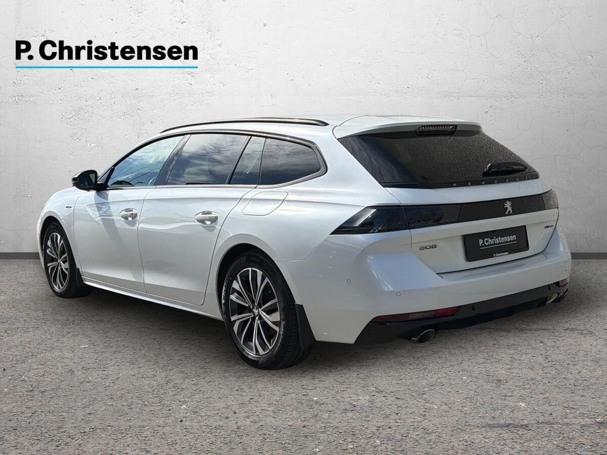Hvid Peugeot 508 fra 2022