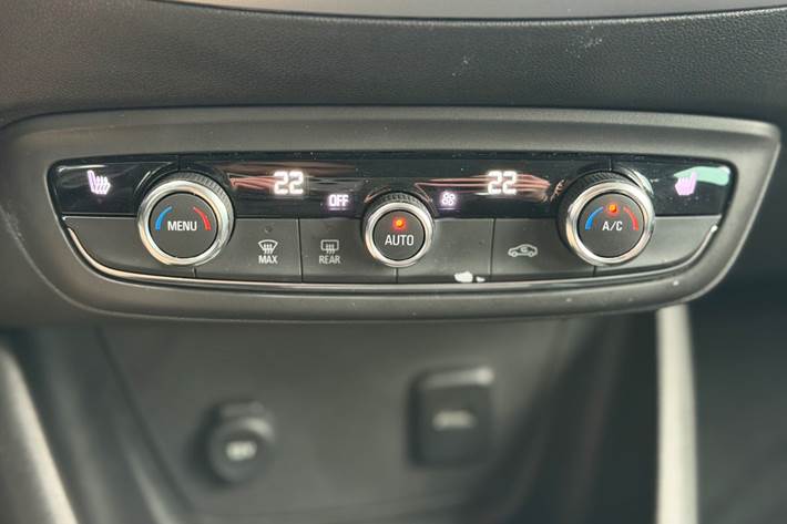 Hvid Opel Crossland X fra 2018