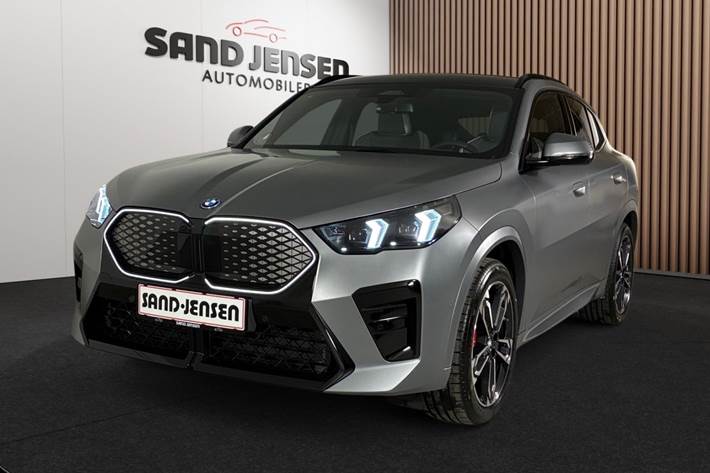 Grå BMW iX2 fra 2026