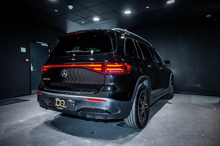 Sort Mercedes EQB250+ fra 2025