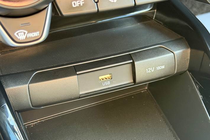 Blå Kia Stonic fra 2021