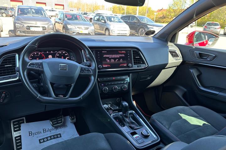 Rød Seat Ateca fra 2020