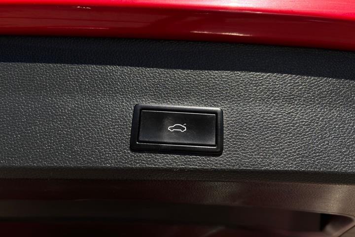 Rød Seat Ateca fra 2020