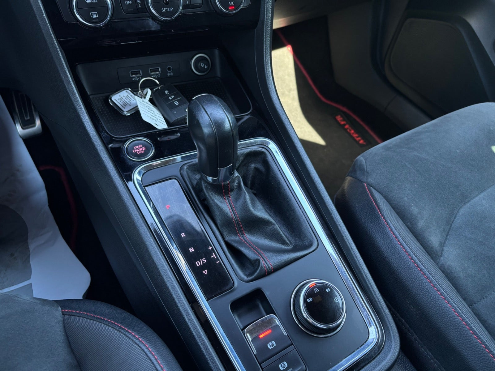 Rød Seat Ateca fra 2020