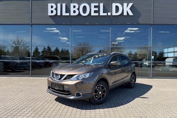 Kobber Nissan Qashqai fra 2016 set udefra