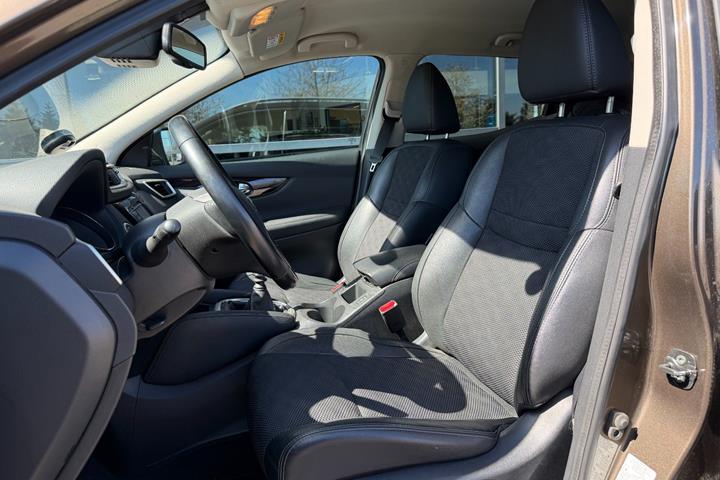 Kobber Nissan Qashqai fra 2016