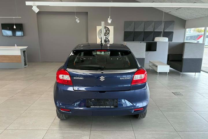 Blå Suzuki Baleno fra 2018