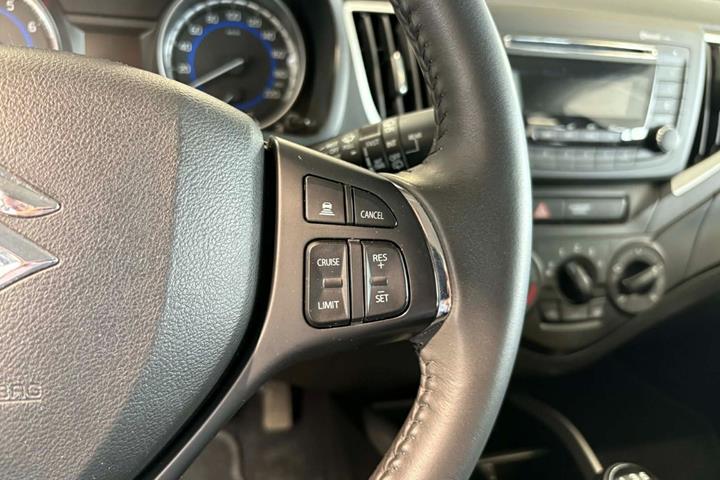 Blå Suzuki Baleno fra 2018