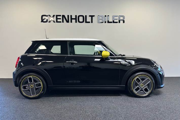 Sort Mini Cooper SE fra 2021