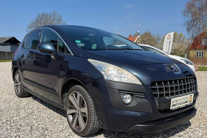 Blå Peugeot 3008 fra 2010