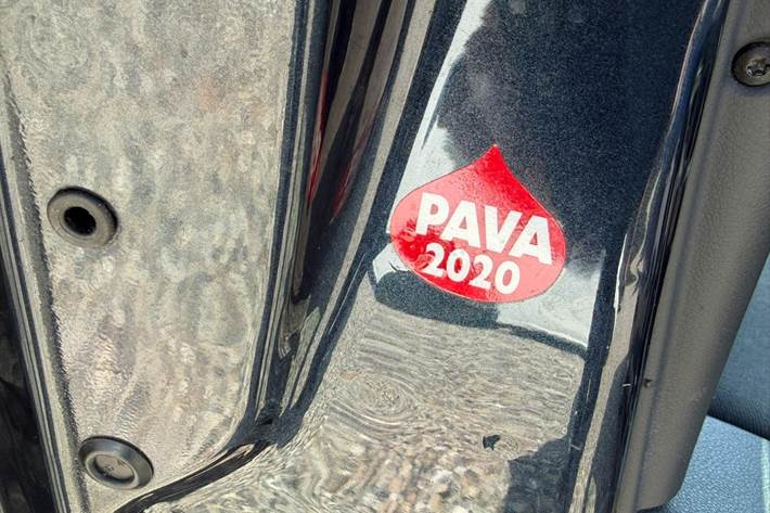 Blå Peugeot 3008 fra 2010