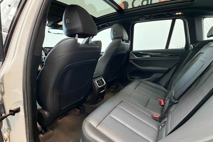 Hvid BMW iX3 fra 2022