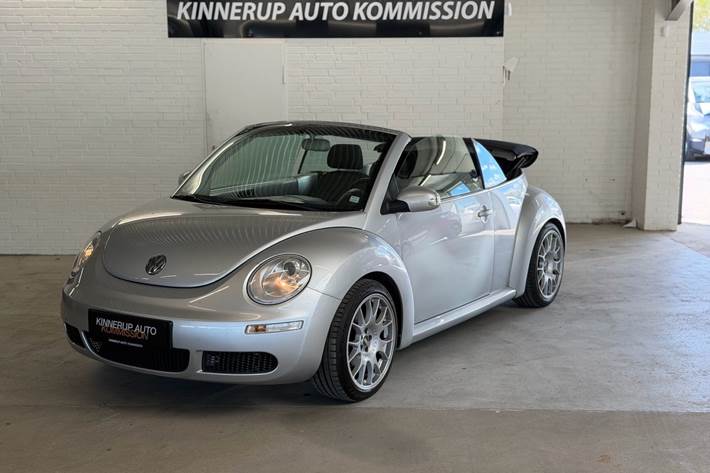 Sølv VW Beetle fra 2007