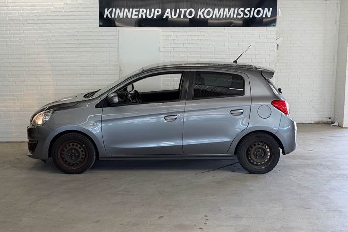 Grå Mitsubishi Space Star fra 2018