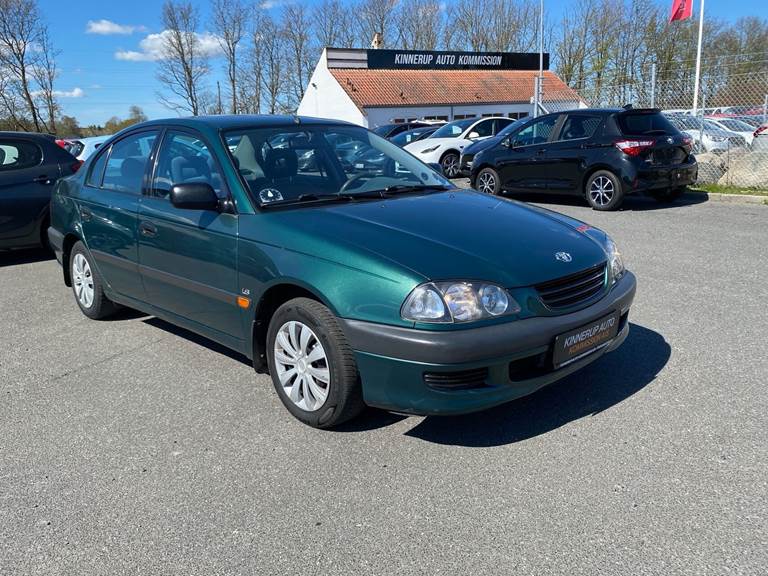 Toyota Avensis 1,8 Linea Terra 110HK