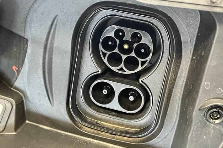 Grå Opel Mokka-e fra 2025