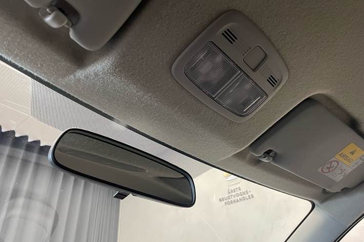 Grå Suzuki Baleno fra 2020