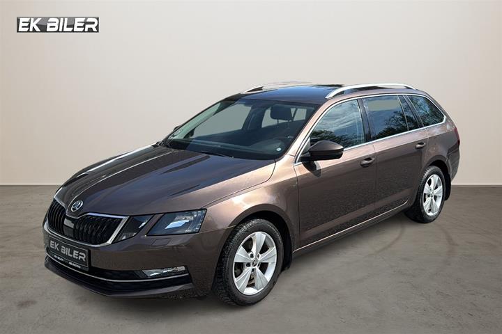 Brun Skoda Octavia fra 2018 set udefra