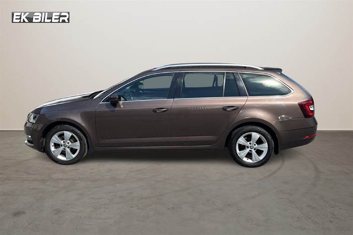 Brun Skoda Octavia fra 2018