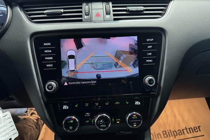 Brun Skoda Octavia fra 2018