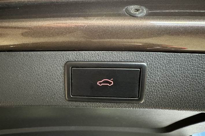 Brun Skoda Octavia fra 2018