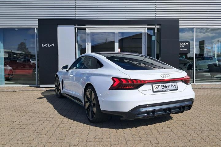 Hvid Audi e-tron GT fra 2021
