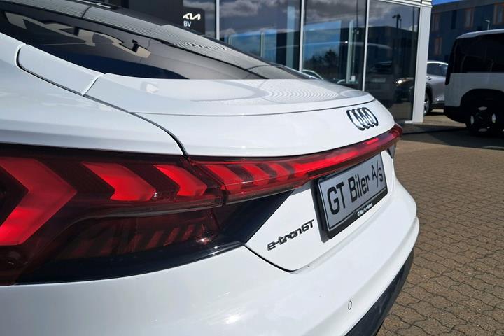 Hvid Audi e-tron GT fra 2021