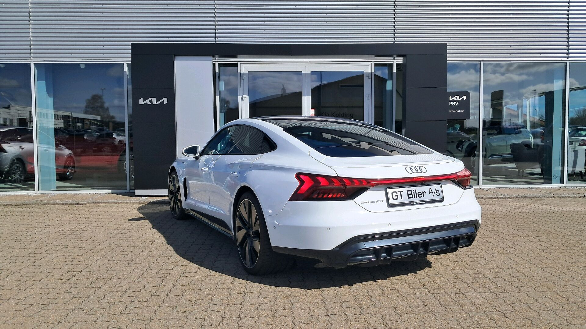 Hvid Audi e-tron GT fra 2021