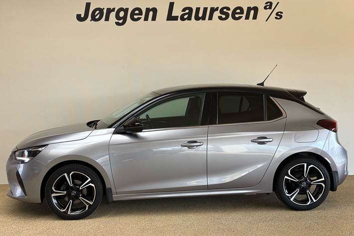 Grå Opel Corsa fra 2021