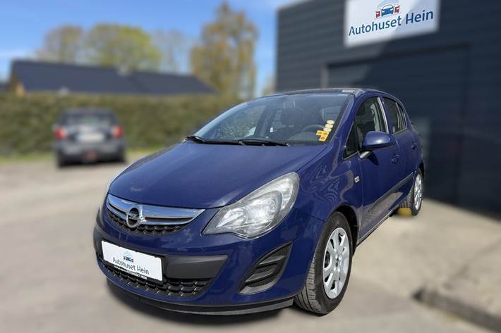 Blå Opel Corsa fra 2014