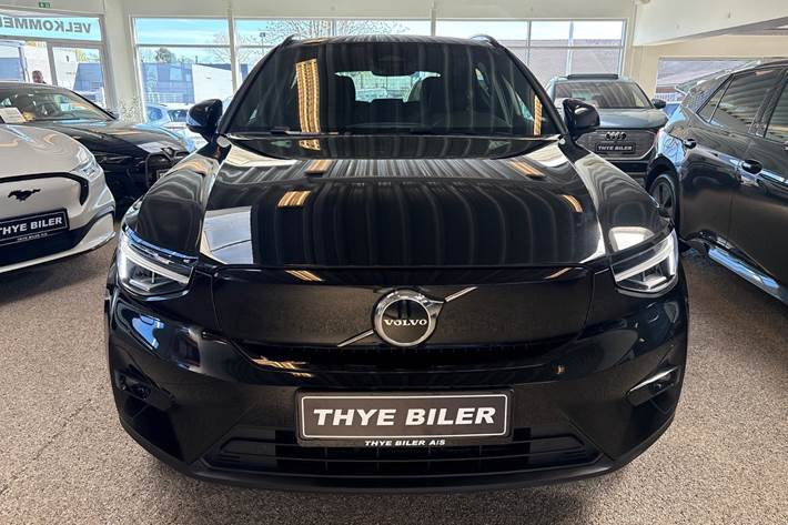 Sort Volvo XC40 fra 2023