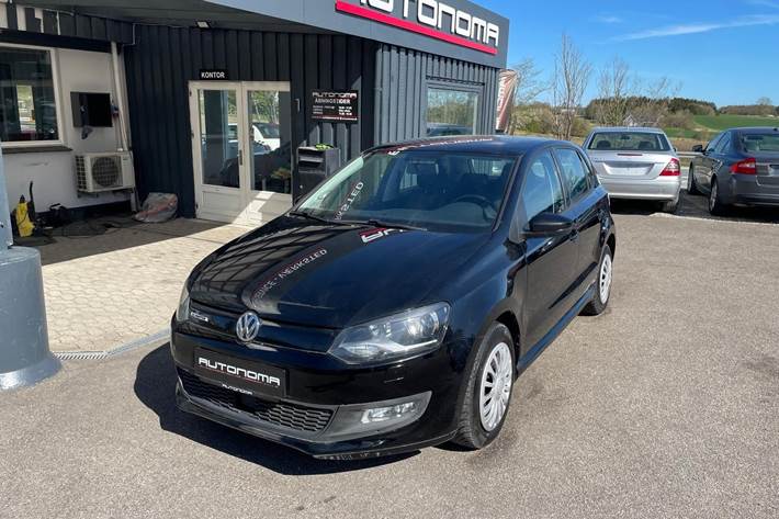 Sort VW Polo fra 2017 set udefra