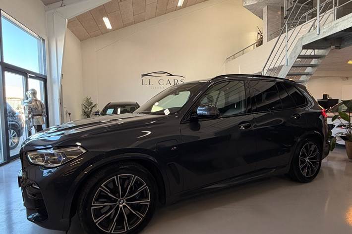 undefined BMW X5 fra 2021