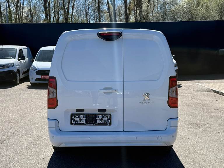 Peugeot Partner 1,5 BlueHDi 130 L2V2 Plus EAT8 Van