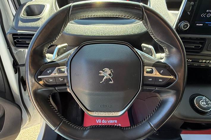 Hvid Peugeot Partner fra 2020