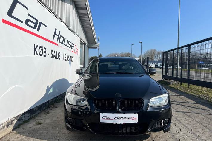 Sort BMW 320d fra 2012
