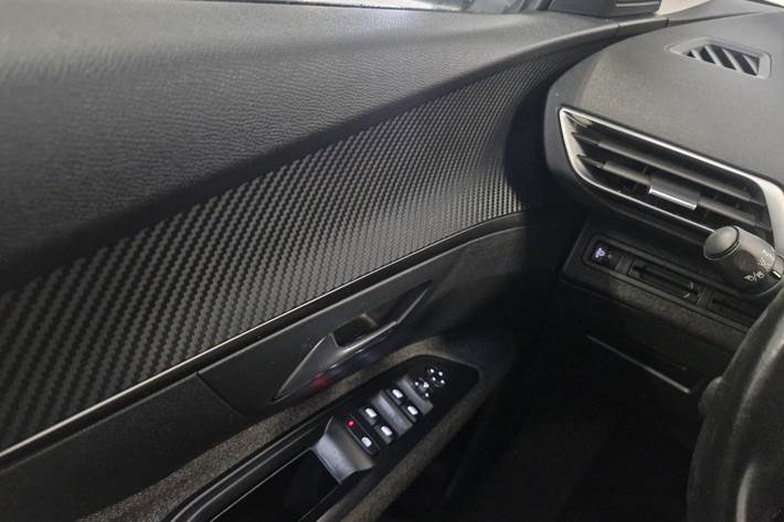 Blå Peugeot 5008 fra 2017