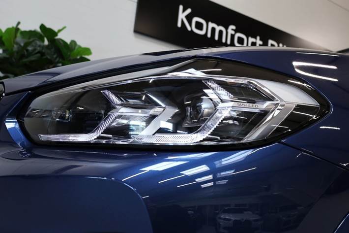 Blå BMW iX3 fra 2022