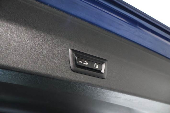 Blå BMW iX3 fra 2022