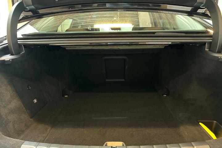 Sort BMW i7 fra 2024