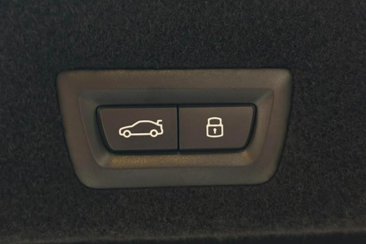 Sort BMW i7 fra 2024