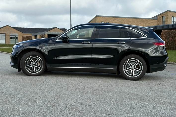 Sort Mercedes EQC400 fra 2021