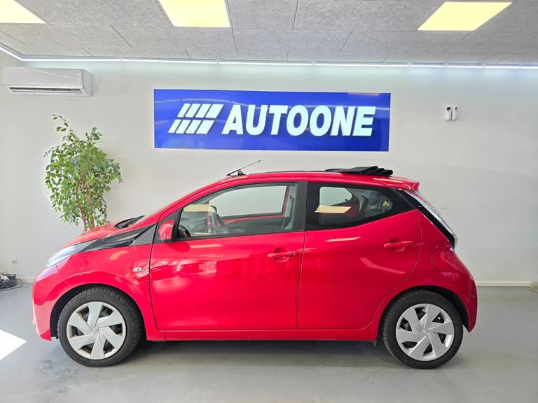 Toyota Aygo 1,0 VVT-i x-wave Sky