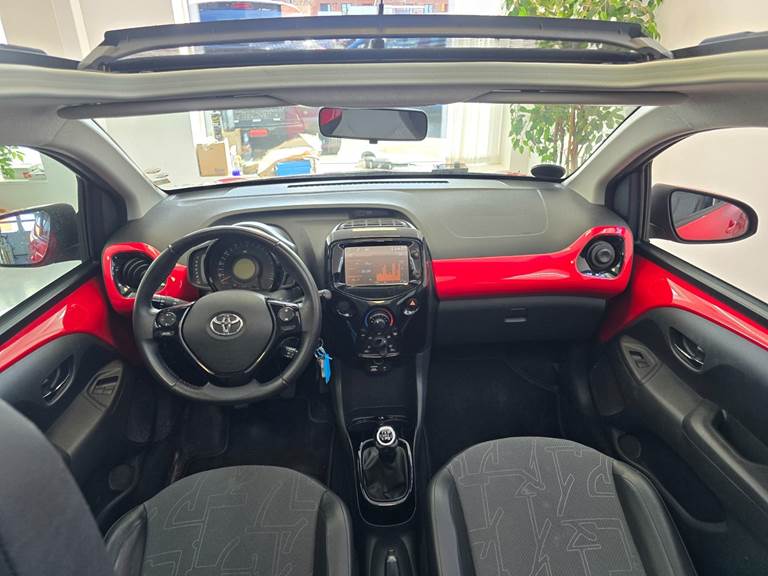 Toyota Aygo 1,0 VVT-i x-wave Sky