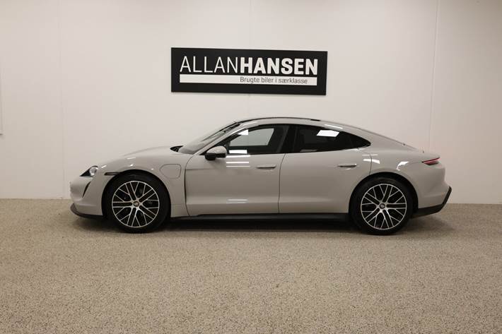 Grå Porsche Taycan fra 2023