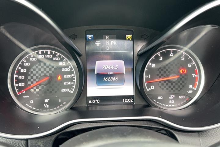 Grå Mercedes C450 fra 2016