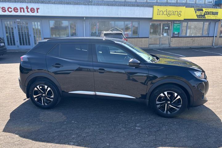 Sort Peugeot 2008 fra 2021
