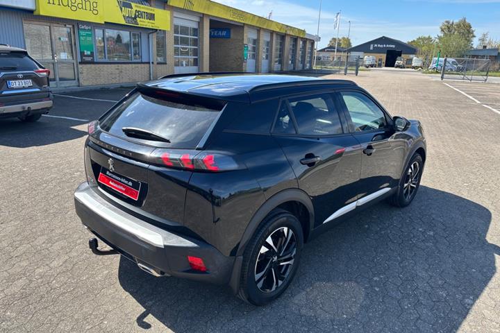 Sort Peugeot 2008 fra 2021