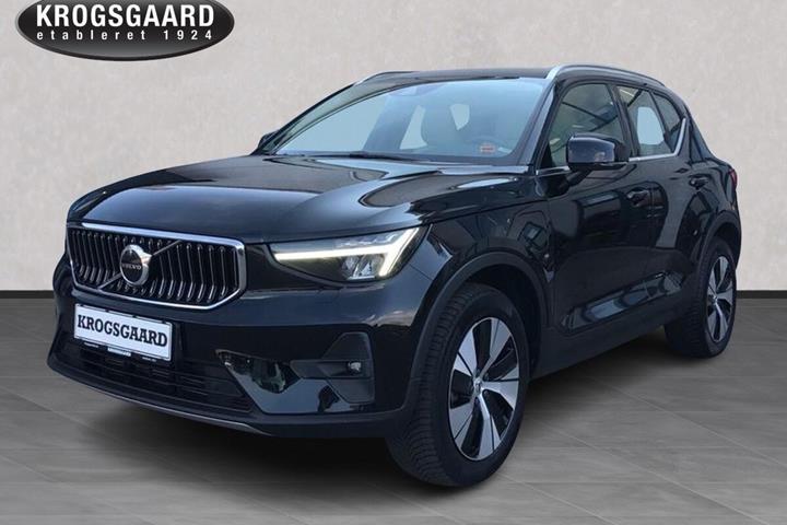 Sort Volvo XC40 fra 2022 set udefra