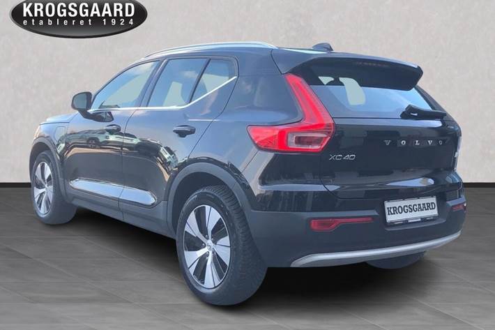 Sort Volvo XC40 fra 2022